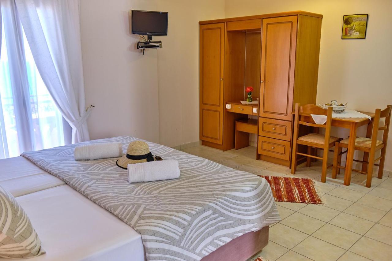 Houmis Apts & Studios Агиос Георгиос Пагон Екстериор снимка