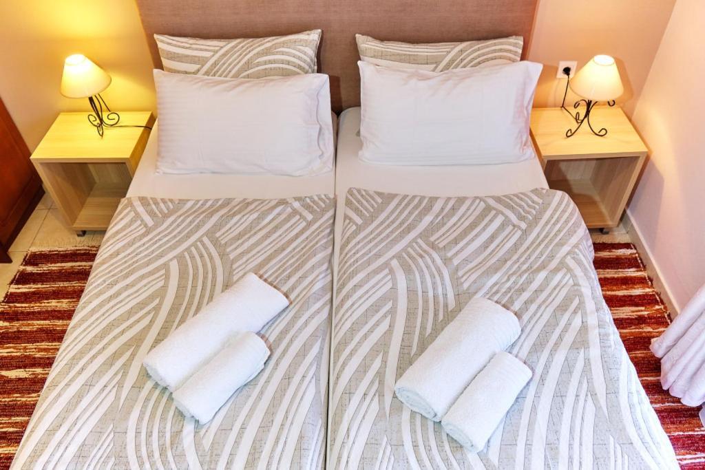 Houmis Apts & Studios Агиос Георгиос Пагон Екстериор снимка